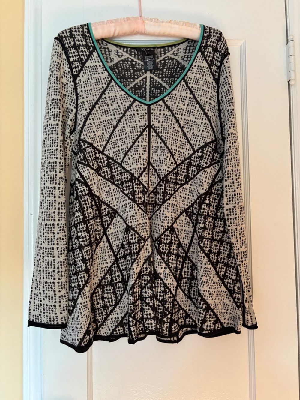 NIC+ZOE Black and Cream Geometric Knit Top with Teal Trim